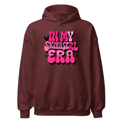 Skihaserl Era Hoodie mit Après-Ski-Spruch, Detailansicht